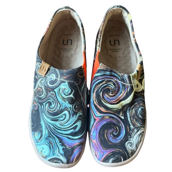UIN Starry Night Art Canvas Slip-On Travel Loafers Sneaker Shoes Size 7 NWOT - Picture 1 of 13